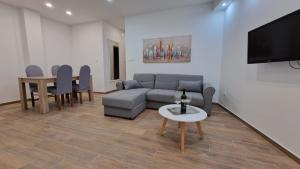 A seating area at Apartments Barić