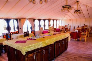 Restaurace v ubytování Relaxing Desert Camp