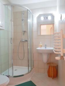 Ένα μπάνιο στο Willa Ewa