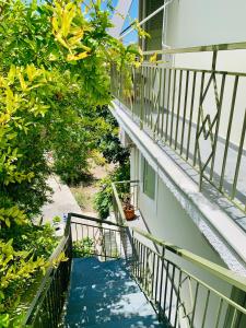 Balkón nebo terasa v ubytování Costas Rooms