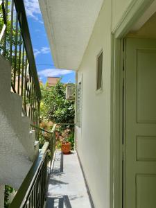 Balkon lub taras w obiekcie Costas Rooms