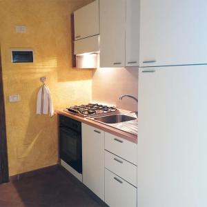 Kuchyňa alebo kuchynka v ubytovaní Agriturismo Monte Gusciani