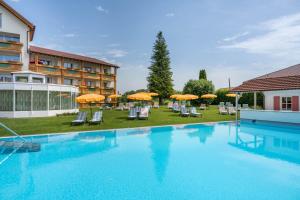 Bazén v ubytování Ringhotel Krone nebo v jeho okolí