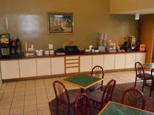 Gallery image of AmeriStay Inn St Joseph in Saint Joseph