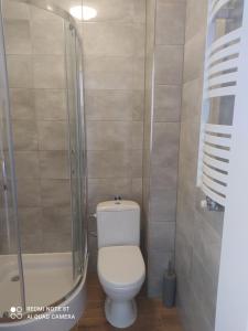 A bathroom at Piaskowy Dwór