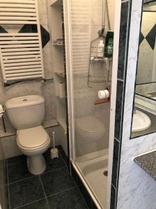 Koupelna v ubytování Ekin ô reV Gîte Fontessante