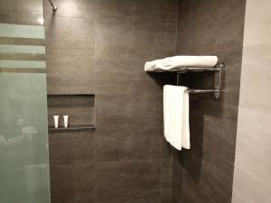 Tulip Inn Majan Hotel and Suites Salalah的一间浴室