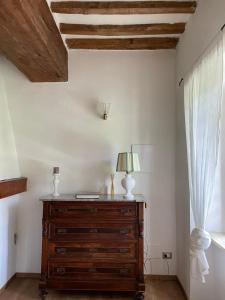 En eller flere senger på et rom på L'Antico casale dell'800