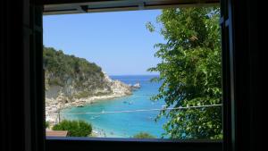 Afbeelding uit fotogalerij van Caltabania Suites in Ayios Nikitas
