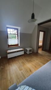 Postel nebo postele na pokoji v ubytování Vāgnera parks