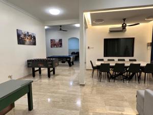 Billar de PH Homestay Bungalow House at PJ Fully Equipped