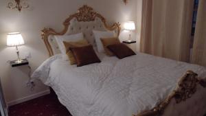 Zdjęcie z galerii obiektu Appartement baroque Sully w mieście Sully-sur-Loire