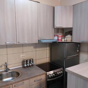 ครัวหรือมุมครัวของ Relax 2 besplatan parking