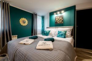 Posteľ alebo postele v izbe v ubytovaní Eromeni Apartments