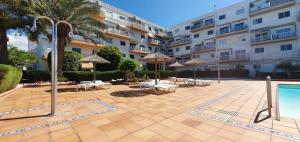 Bazén v ubytování Sunset Apartment nebo v jeho okolí