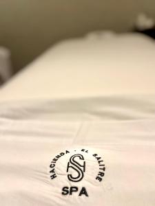 Postel nebo postele na pokoji v ubytování Hacienda El Salitre Hotel & Spa