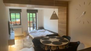 Posteľ alebo postele v izbe v ubytovaní Wellness Apartmán Pila Kvilda