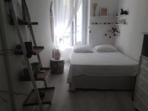 Zdjęcie z galerii obiektu Appartement w mieście Tulon