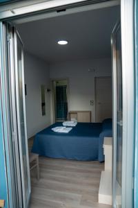 A bed or beds in a room at Villa Street Art