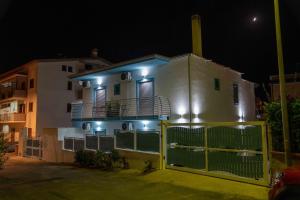 The building in which a vendégházakat is located