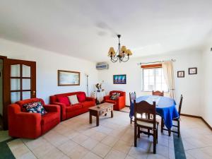 FLH Vila Real Santo António Marina Apartment tesisinde bir oturma alanı