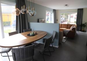 Χώρος καθιστικού στο Chaletparc Krabbenkreek Zeeland - Chalet 232