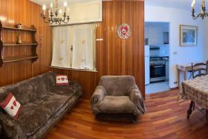 Et sittehjørne på Sunny two room apartment in Campo Carlo Magno