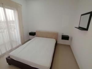 Katil atau katil-katil dalam bilik di S+2 climatisé vue mer