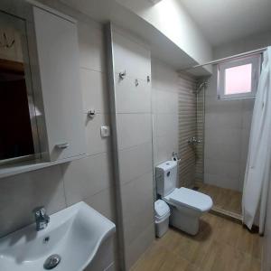 Ett badrum på Happy apartments Strumica