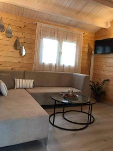 Posedenie v ubytovaní Fillip wooden house
