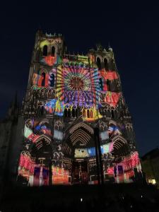 Fotografia z galérie ubytovania Appartement spacieux lumineux hypercentre v destinácii Amiens