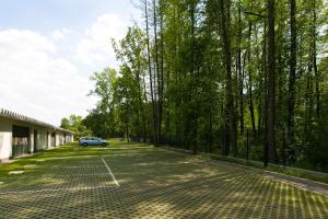 Zdjęcie z galerii obiektu Tree&Lake Apartament Warszawa w mieście Ząbki