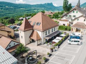 Nespecifikovaný výhled na hory nebo výhled na hory při pohledu z hotelu