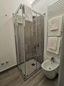 Puntaalarooms tesisinde bir banyo