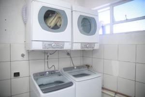 A kitchen or kitchenette at Hotel Jurubatuba