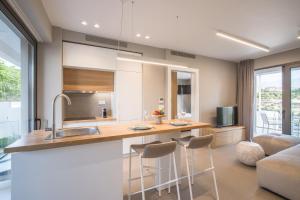 Kuchyňa alebo kuchynka v ubytovaní Noemie Luxury Suites