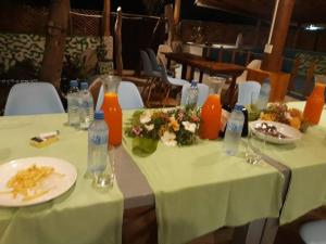 Nápoje v ubytování Origami Inn Himandhoo