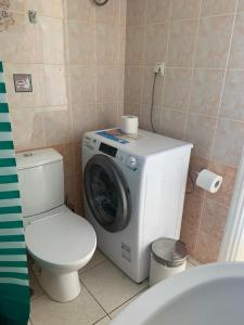 Koupelna v ubytování Agapi home