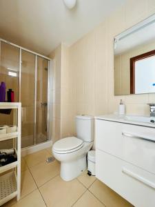 Koupelna v ubytování Apartamento Muelle Deportivo + 72 fotografií