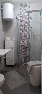 Et badeværelse på Maslina Home