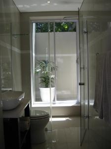 A bathroom at Milford House