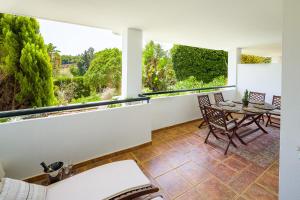 Balkón alebo terasa v ubytovaní Next to Puente Romano Newly done Modern style 5 star Luxury stay