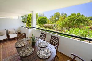 Balkón alebo terasa v ubytovaní Next to Puente Romano Newly done Modern style 5 star Luxury stay