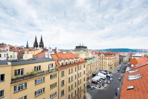 Nespecifikovaný výhled na destinaci Praha nebo výhled na město při pohledu z penzionu