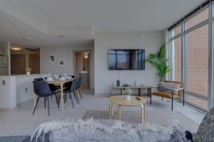 Gallery image of Wonderful 2BR Condo At Crystal City With Rooftop in Arlington