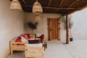 A seating area at Casa Rural El Aceitunero