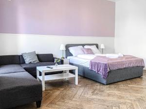 Ένα ή περισσότερα κρεβάτια σε δωμάτιο στο Commodious 2BR Apt. Near AKH-Perfect for Groups