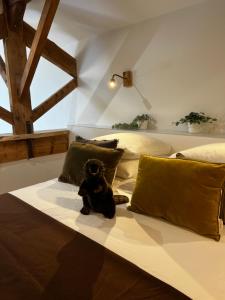 Un pat sau paturi într-o cameră la Castor Coquin Aubagne Cassis Aix en Provence