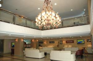 Lobbyn eller receptionsområdet på Emir Royal Hotel