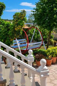 Φωτογραφία από το άλμπουμ του Hotel Chris σε Εξαμίλι